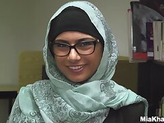 Here is Mia's Body, hope you like it. - MiaKhalifa